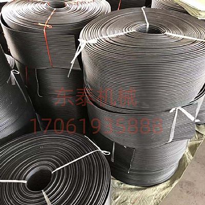 生產(chǎn)銷售導料槽頭部護罩抑塵擋灰簾|黑色阻燃橡膠簾