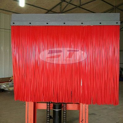 東泰生產(chǎn)紅色聚氨酯擋煤簾 落煤管阻燃防風(fēng)簾